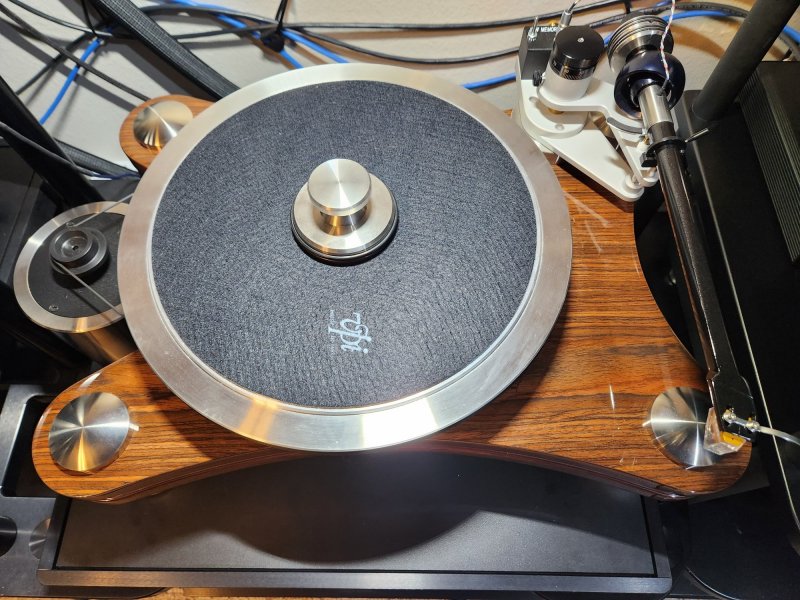 VPI Signature Prime 21 in Rosewood With 3D FATBOY 10-inch Gimbal tonearm With Platter Ring Clamp