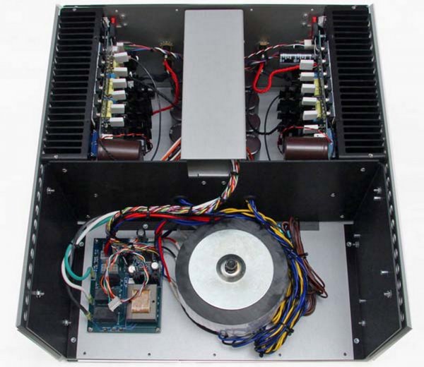 Constellation-Audio-Stereo-1.0-Amplifier-inside.jpg