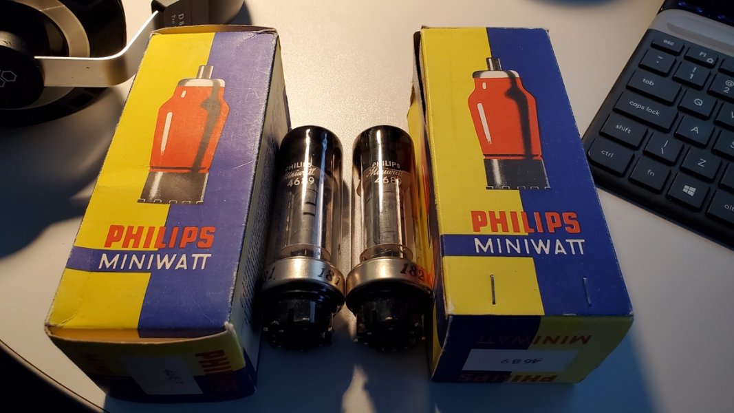 Philips_4689_01.jpg