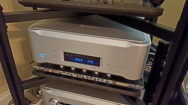 Esoteric-D02-DAC-Current-front-20160926_161009.jpg.jpg