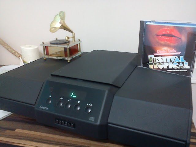 ROKSAN ATTESSA CD PLAYER c.2012 refurbished with new laser head.jpg